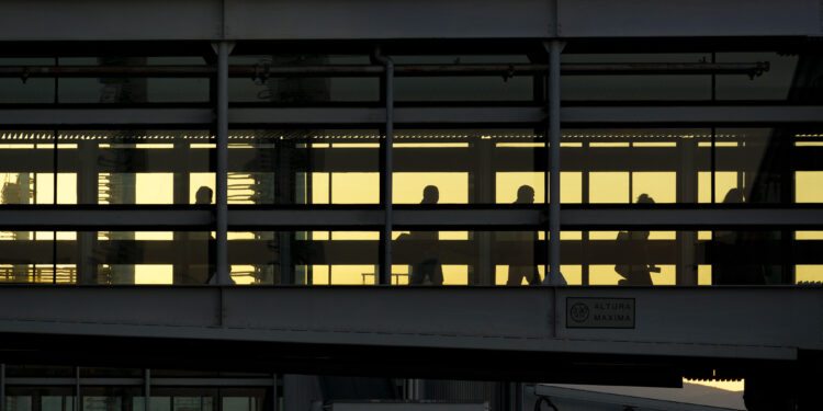 Viajes aéreos en Chile siguen recuperándose en junio