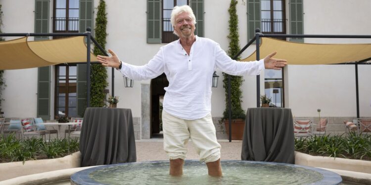 Richard Branson, el milmillonario que quiere abrir un hotel en la Luna: “En 50 años habrá viajes allí” | Negocios
