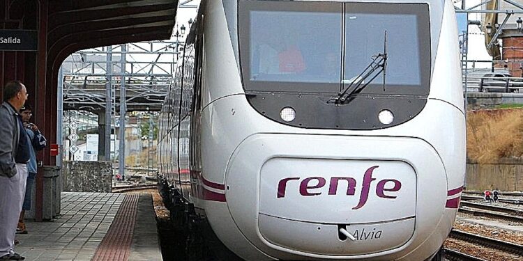 El corredor de proximidad dispara un 161% los viajeros de la línea Palencia-Valladolid-Medina