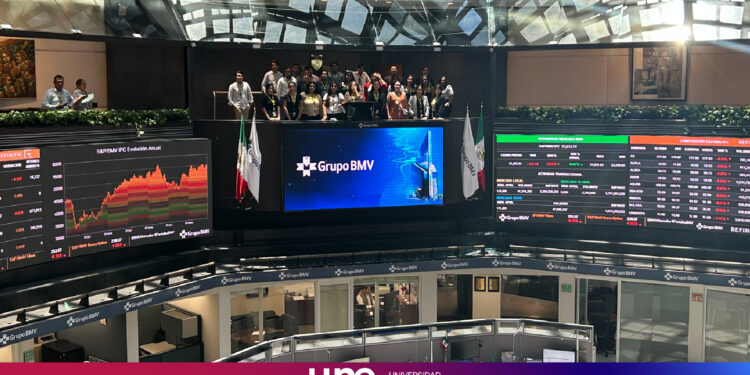 Alumnos del Área de Negocios realizan viaje de estudios con la agencia de viajes Jaguar Tours de la Lic. en Gestión Internacional del Turismo