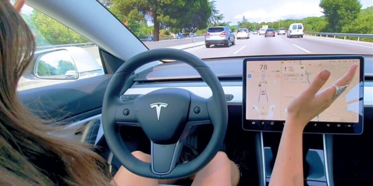 Tesla pagará a conductores de sus coches para recopilar información sobre sus viajes
