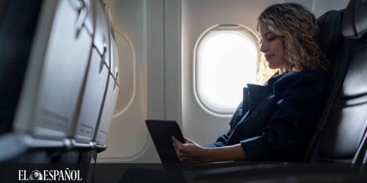 El truco viral para evitar que los pasajeros reclinen sus asientos para atrás en el avión