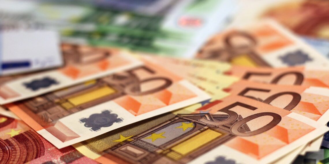 El máximo de dinero en efectivo que puedes llevar de viaje: te enfrentas a una multa