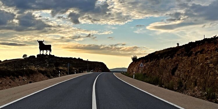 Ruta 66 española: de Madrid a la Torre de Hércules con pasaporte