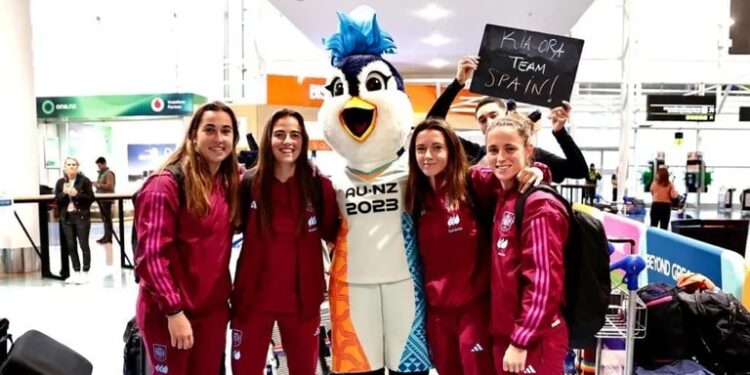 La selección española femenina aterriza en Nueva Zelanda tras más de 30 horas de viaje
