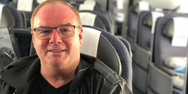 Estados Unidos | La inédita historia de Tom Stucker, un hombre que compró un pasaje aéreo ilimitado y conoce más de 100 países en el mundo | aerolinea united | viajes