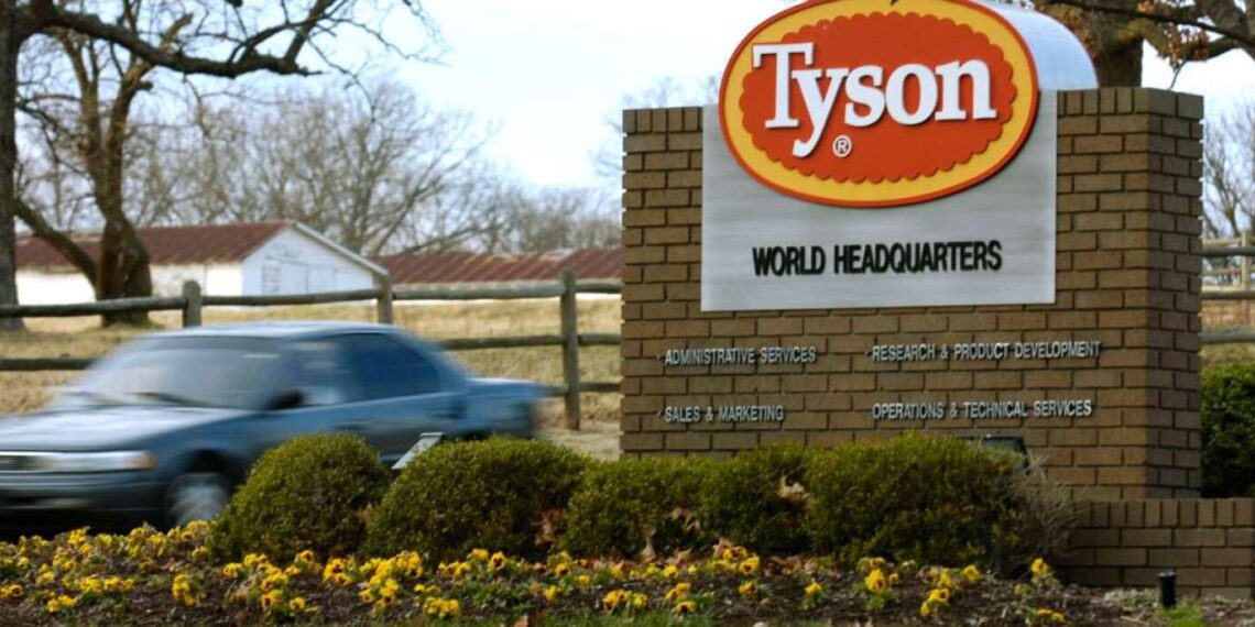 Tyson Foods vuelve a usar antibióticos en cría de aves destinadas a producir pollos - Rurales