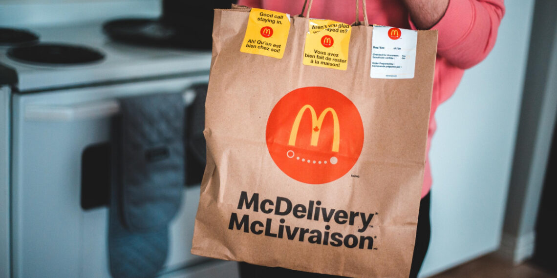 Una niña recibe una indemnización de 800.000 dólares por sufrir quemaduras por un nugget de McDonald's
