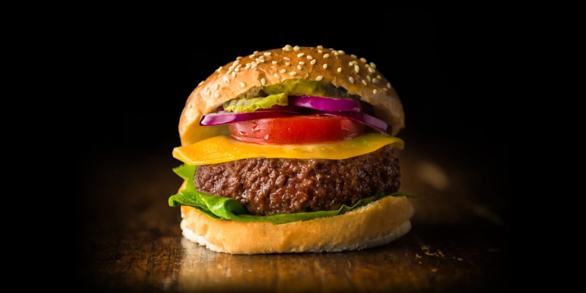Diez años de carne cultivada: de la hamburguesa de 250.000 euros a los pinchos de pollo de 12 euros