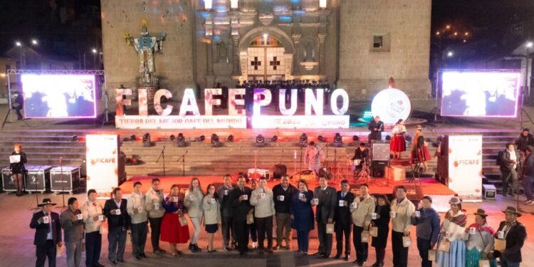 Puno se prepara para celebrar en noviembre la VII edición de la feria Ficafé y espera congregar a compradores de cafés especiales de diversas partes del mundo. Foto: Alberto Alejo