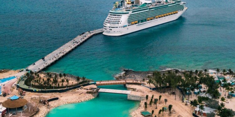 Crece la demanda de cruceros por el Caribe y las navieras responden
