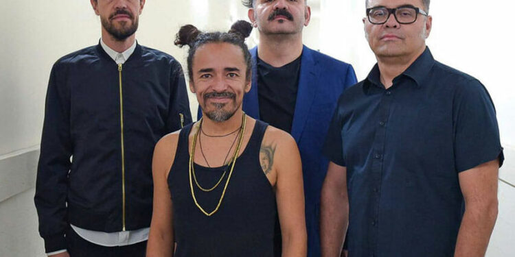 Junto a la agrupación mexicana también se anunciaron los nombres de Omar Apollo y Siete Family Foods