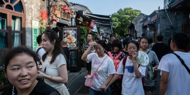 China está abierta a los viajes, pero pocos turistas van o vienen