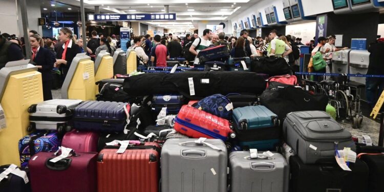 qué hacer si suspenden tu viaje, cómo pedir devolución y reprogramación