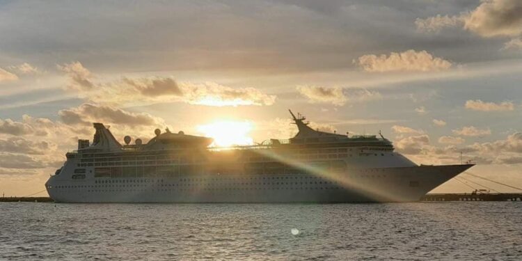 Descarta alcalde de Mahahual caída en turismo, por posible llegada de cruceros a Riviera Maya