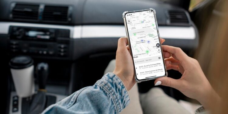 Descubre la aplicación que facilita tus viajes en carro eléctrico: encuentra puntos de carga en todo el país