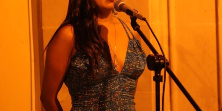 Con exposición, Choco Reyes invita a viajar