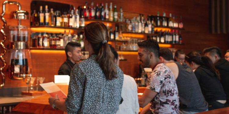 Los 5 mejores destinos del mundo para elegir entre una variedad de bares