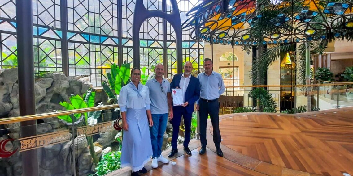 El Hotel Cordial Mogán Playa recibe el DER Touristik Red Star Quality Award