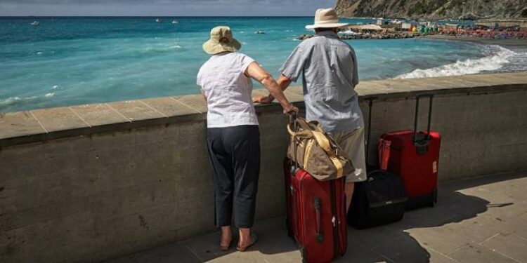 Los argentinos quieren viajar: el consumo de minutos en sitios y apps de viajes incrementó un 84%