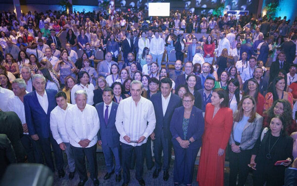 El presidente de un país caribeño lidera el apoyo a los agentes de viajes | Noticias de Agencias de viajes