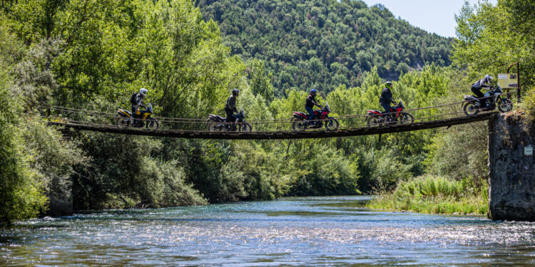 El mejor conjunto de reglas para un viaje en motocicleta seguro y agradable