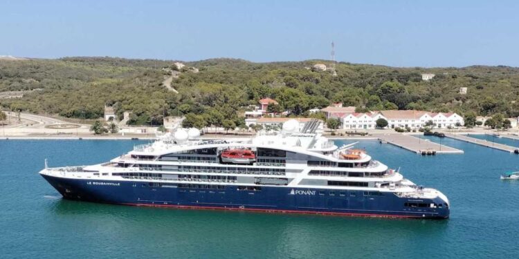 El tráfico de cruceros en Maó se anima con el final de agosto