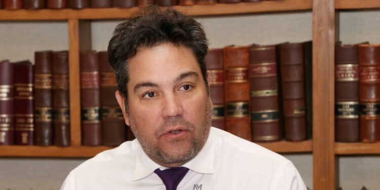 La Nación / Para Tuma es absurdo que en 5 años no se haya implementado el uso de tobilleras