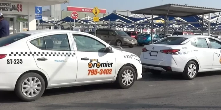 Acuerdan taxistas cobro máximo de 80 pesos en viajes durante festejos patrios