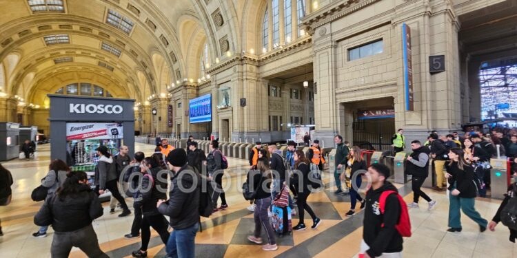 Amenaza de bomba en Constitución: evacuaron pasajeros y cancelaron viajes