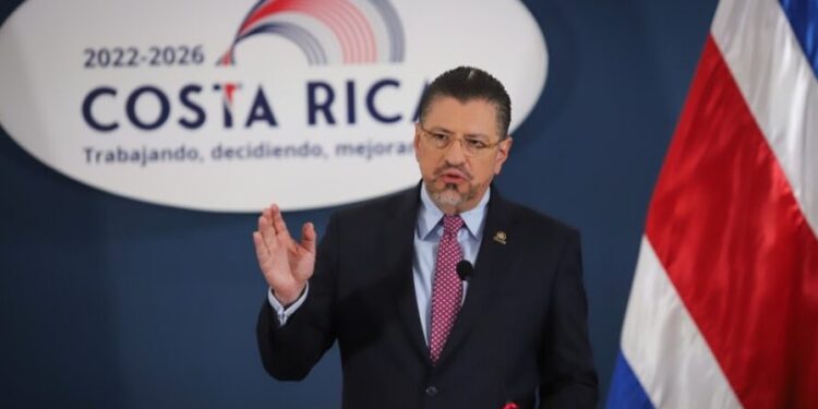 Gobierno instruye a ministros reducir gastos por viajes al exterior y que se realicen los ‘estrictamente necesarios’