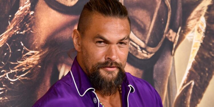 Jason Momoa Pide a Turistas Cancelar Viajes a Maui y Enviar Ayuda Humanitaria