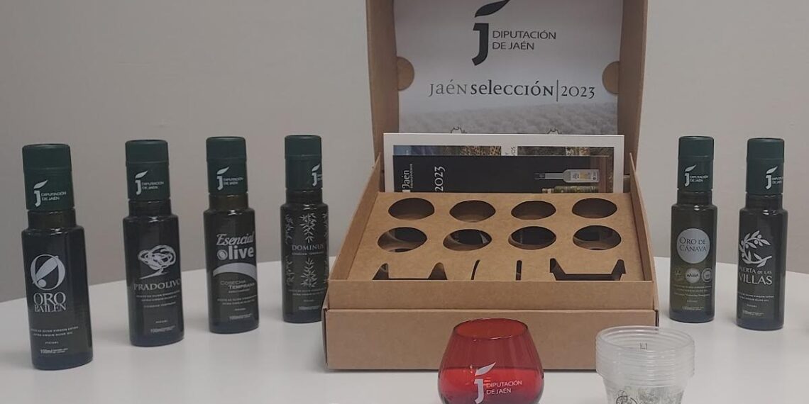 La Diputación reparte 190 cajas de AOVE 'Jaén Selección 2023' entre locales Estrellas Michelin