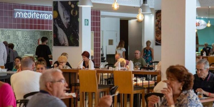 Las incidencias en la nueva temporada del Imserso pone en jaque al sector turístico en Valencia y Mallorca