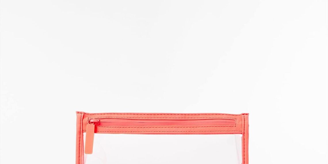 Los 12 mejores neceseres de viaje para llevar todo en vacaciones desde Oysho a Women'secret