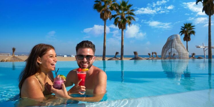 Los hoteles todo incluido de lujo que triunfan en el Caribe llegan a las playas españolas