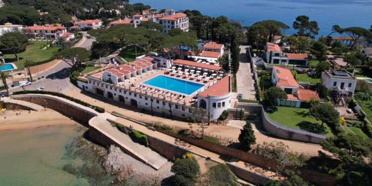 Razones gastronómicas para viajar al hotel que dio origen a la Costa Brava