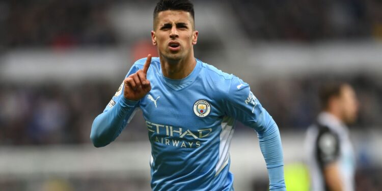 Luz verde a Cancelo para viajar a Barcelona