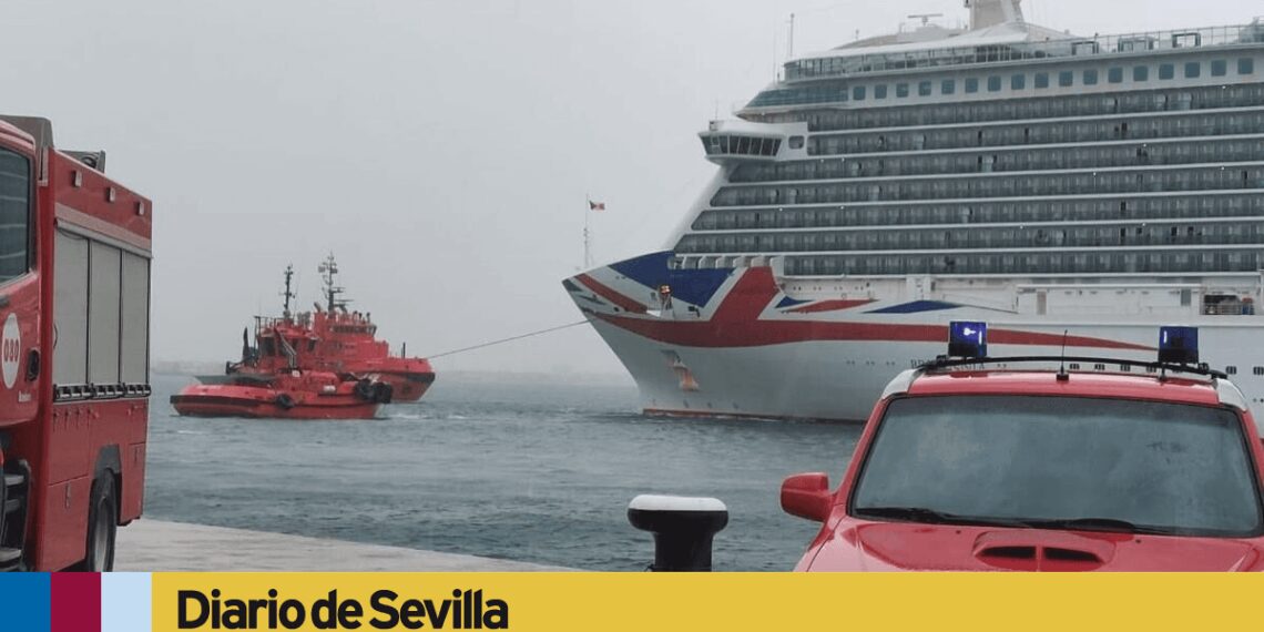Un crucero de 330 metros choca contra un petrolero por el fuerte viento en Palma