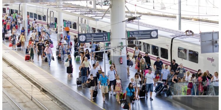 87.000 jóvenes han realizado 166.000 viajes con origen o destino Málaga