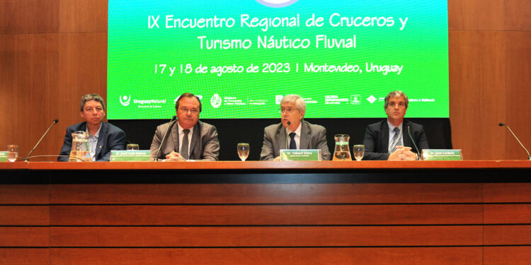 Uruguay se prepara para nueva temporada de cruceros luego de cifras récord de visitantes en 2022