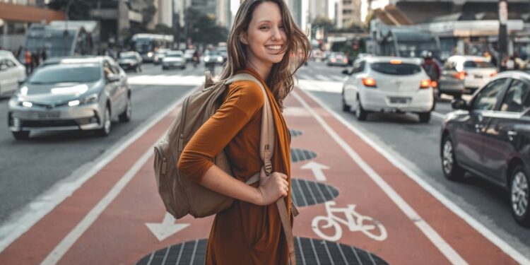 ¿Quieres viajar y estudiar? Esta es la beca que te permitirá irte a Europa