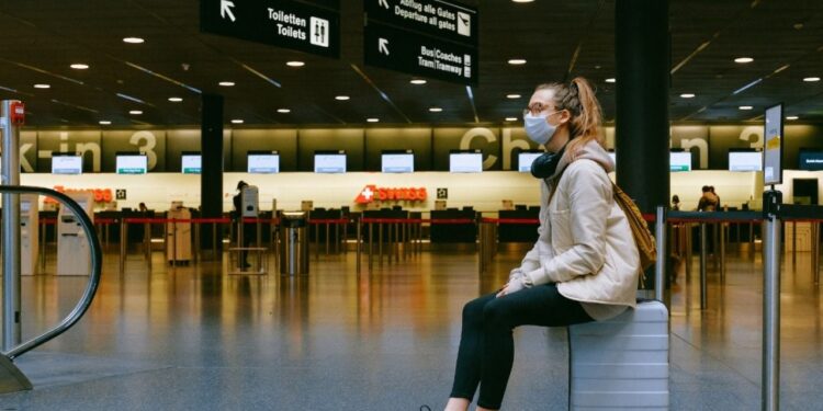 ¿Se cancelarán los viajes? Esto sabemos de la nueva variante Covid EG.5 que ya se propaga