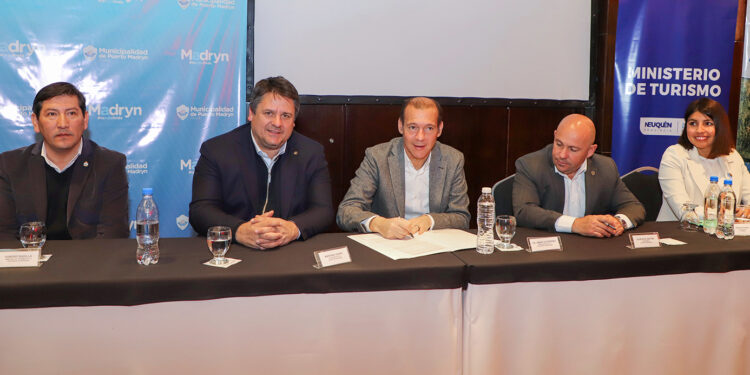 [►] Las ciudades de Neuquén y Puerto Madryn firmaron un convenio de cooperación turística