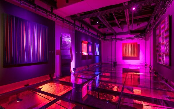 Superficies Inestables”: La nueva experiencia inmersiva que juega con iluminación inteligente de Lutron, abre sus puertas en el Claustro de Sor Juana