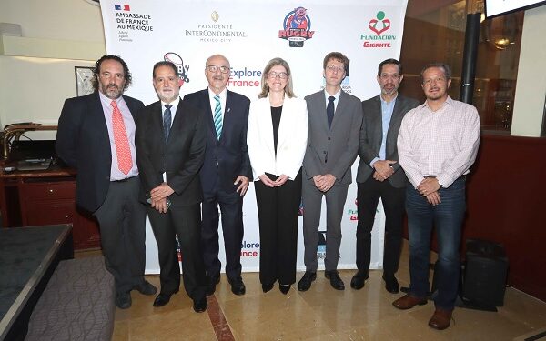 Se realizó la presentación oficial de la Copa Mundial de Rugby 2023, en el Restaurante Au Pied de Cochon