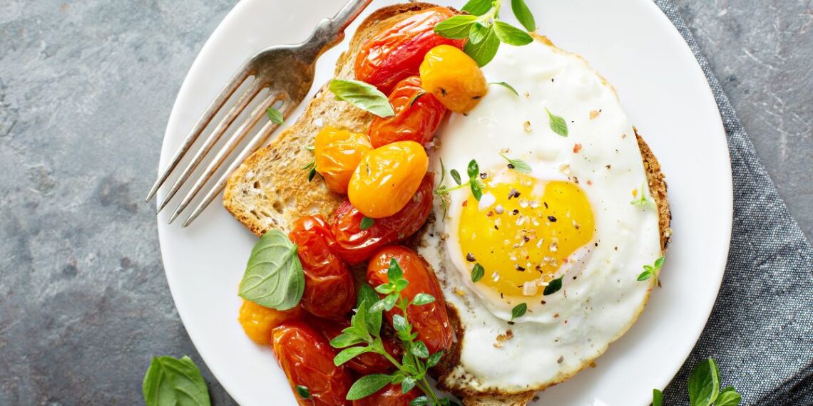 4 Foods That You Should Avoid Consuming With Eggs