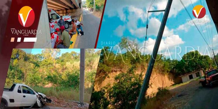 Camioneta se impacta y derriba poste de la CFE en el crucero de las tres huastecas