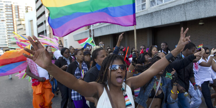 Canadá advierte a los LGBTQ+ sobre viajes a Estados Unidos