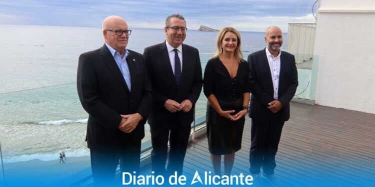 Benidorm aboga por reducir al máximo la huella de carbono de la actividad turística